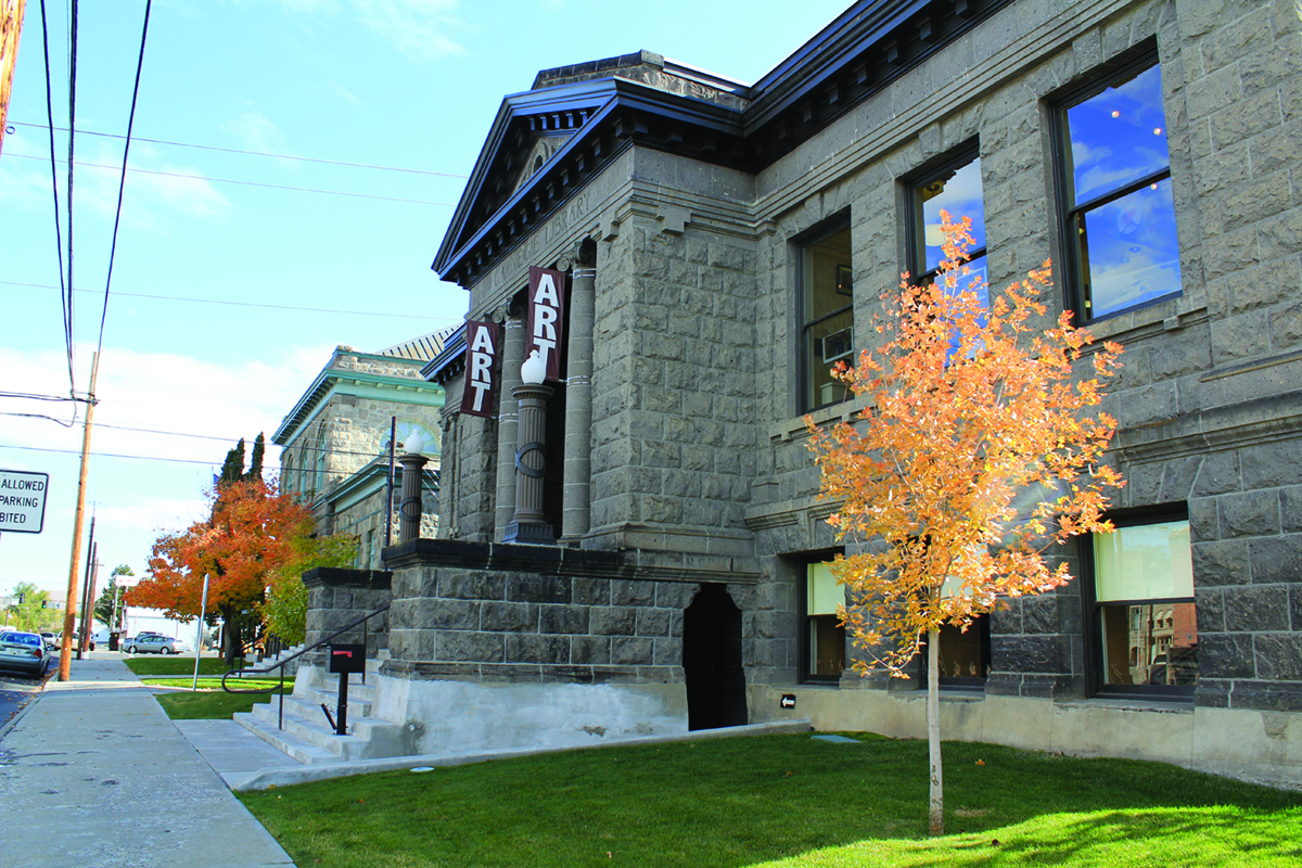 Crossroads Carnegie Art Center